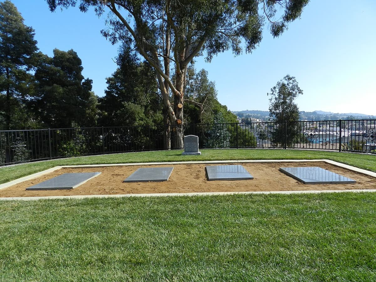 The memorial grave for victims of Jonestown at Evergreen Cemetery, Oakland, 2011.